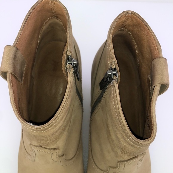 Frye Leather Judith Tan Side Zip Bootie Boots Size 8.5 - Picture 7 of 8